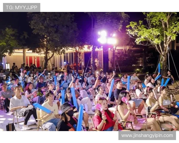 社群热力燃夏夜：荧光跃动激活城市夜间活力